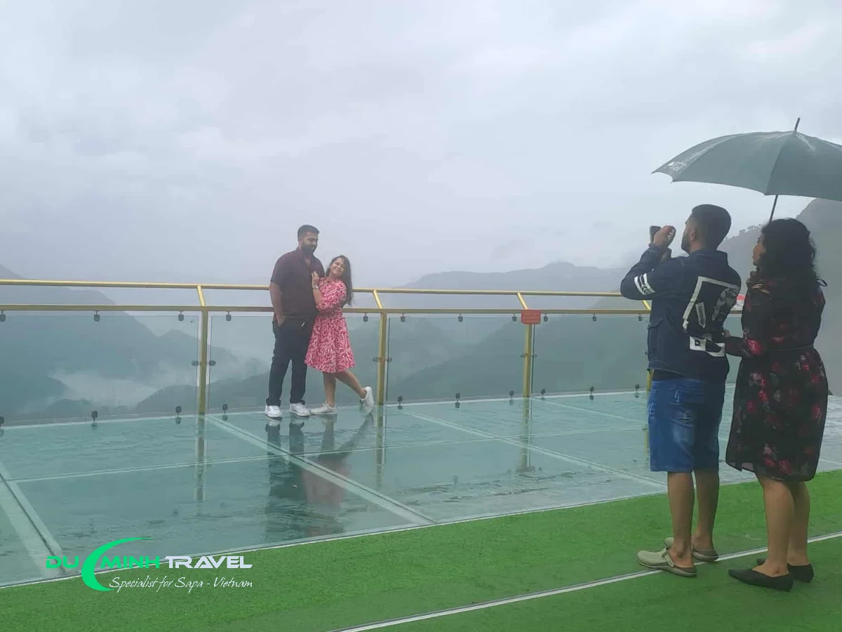 Best Photo Spots on the Glass Bridge